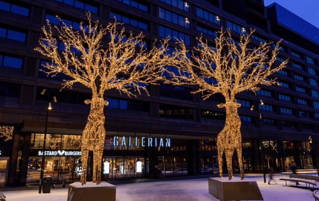 Swedish style street lights for the winter time: Deer illuminated