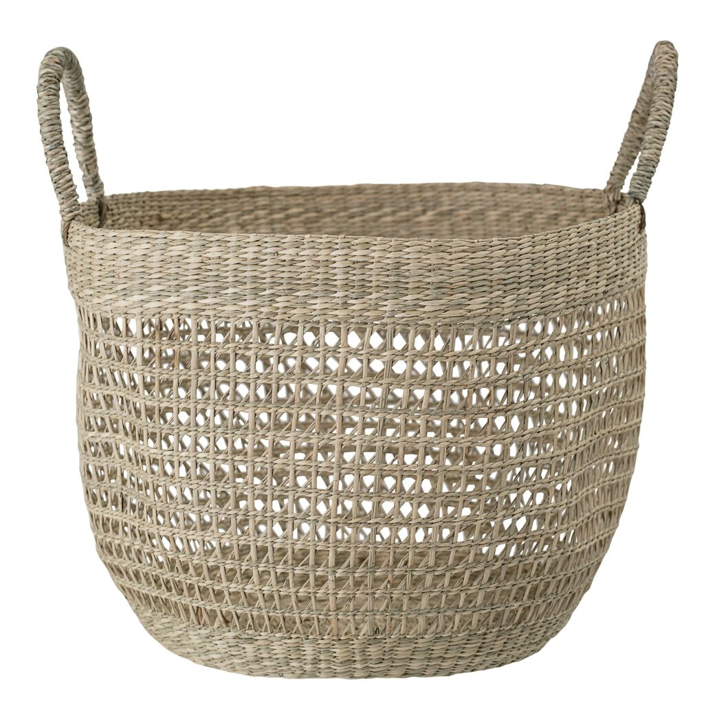 A beatiful basket for your Scandinavian styled entryway